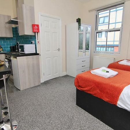 Lovely Twin Bed Studio Near Coventry Shopping Centre Exterior foto